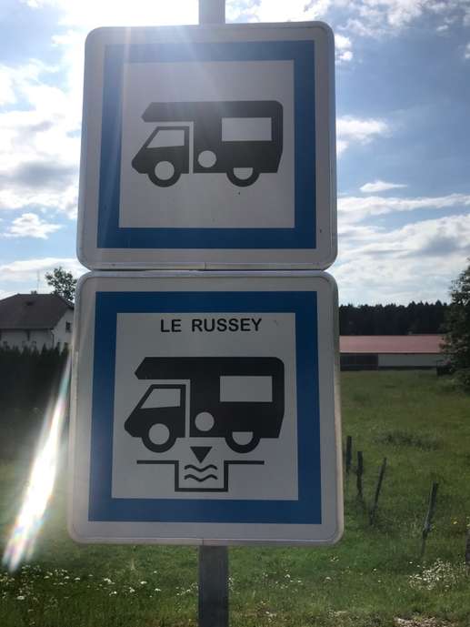 Einem Ort wurde ein Foto hinzugefügt