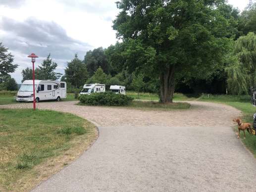 Einem Ort wurde ein Foto hinzugefügt