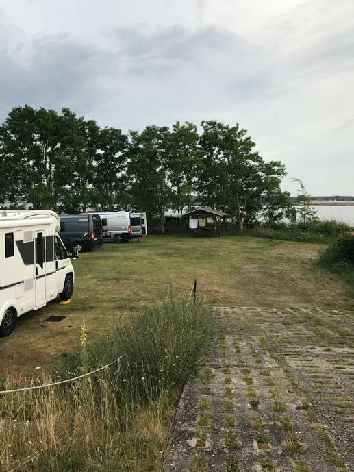Einem Ort wurde ein Foto hinzugefügt