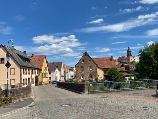 Einem Ort wurde ein Foto hinzugefügt