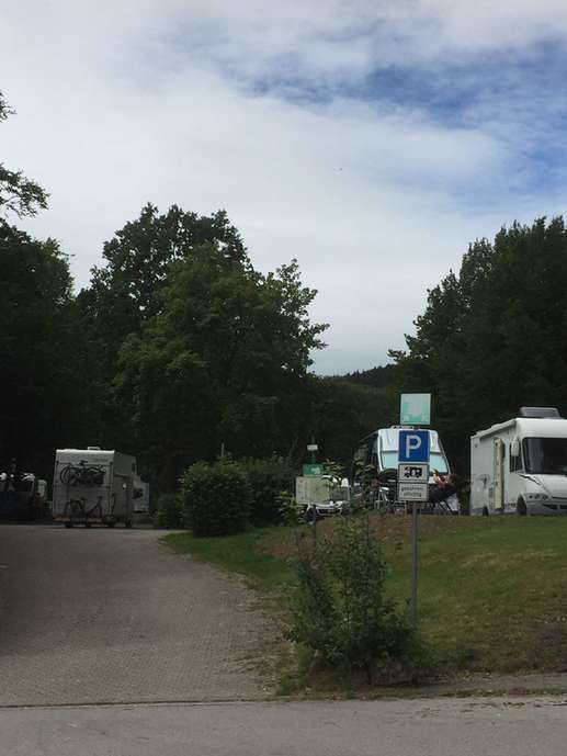 Einem Ort wurde ein Foto hinzugefügt