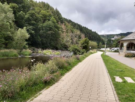 Einem Ort wurde ein Foto hinzugefügt