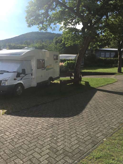 Einem Ort wurde ein Foto hinzugefügt