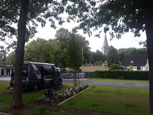Einem Ort wurde ein Foto hinzugefügt