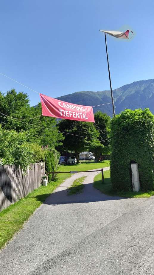 Einem Ort wurde ein Foto hinzugefügt