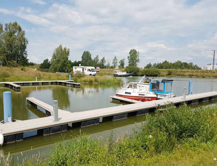 Sportboothafen am Mittellandkanal