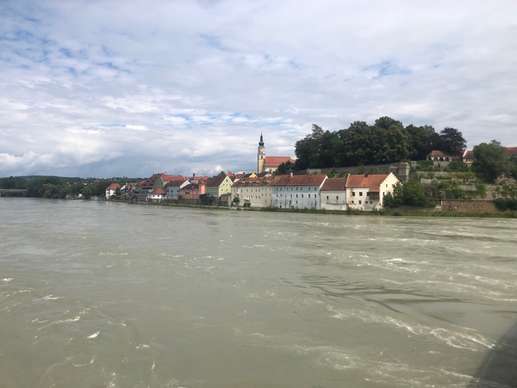 Einem Ort wurde ein Foto hinzugefügt