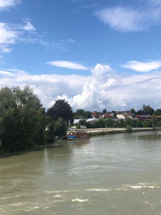 Einem Ort wurde ein Foto hinzugefügt