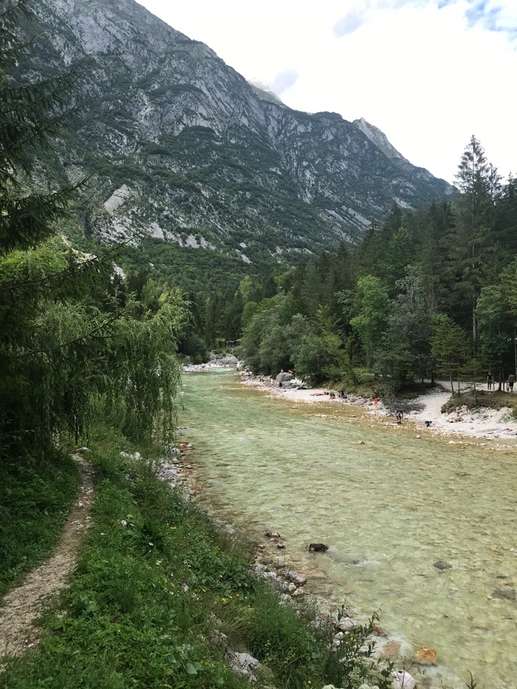 Einem Ort wurde ein Foto hinzugefügt