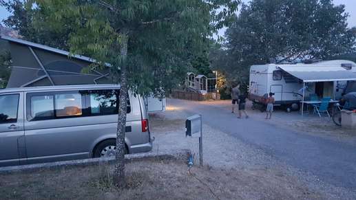 Einem Ort wurde ein Foto hinzugefügt
