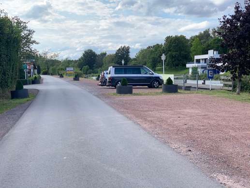 Einem Ort wurde ein Foto hinzugefügt