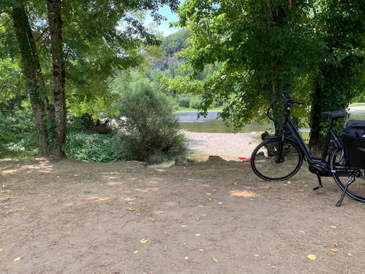 Added a photo to a location