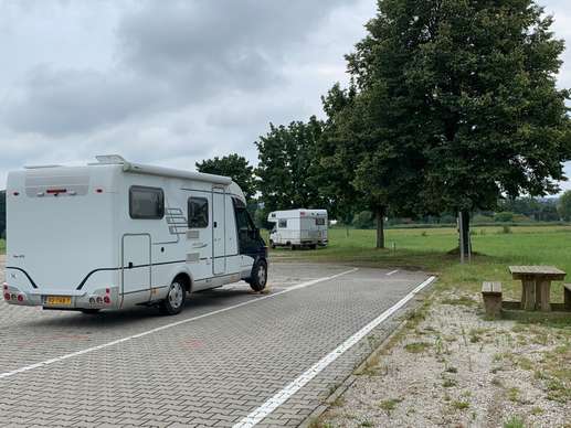 Einem Ort wurde ein Foto hinzugefügt