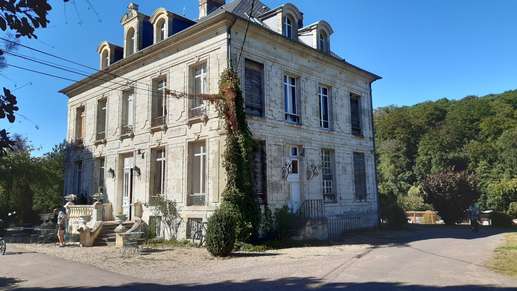 Added a photo to a location