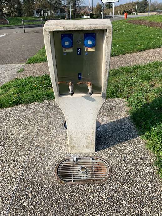 Einem Ort wurde ein Foto hinzugefügt