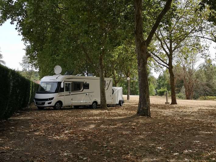 Aire Camping-Car Park de Bruère-Allichamps
