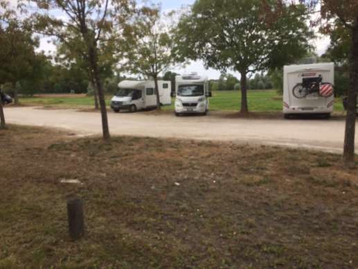 Einem Ort wurde ein Foto hinzugefügt