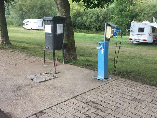 Einem Ort wurde ein Foto hinzugefügt