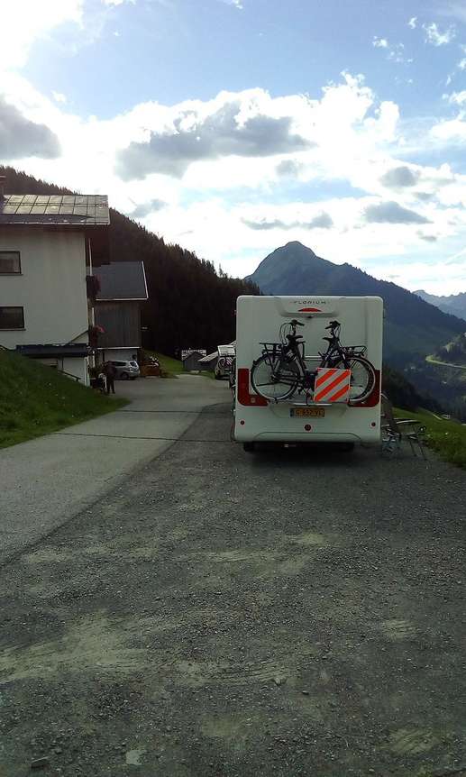 Einem Ort wurde ein Foto hinzugefügt