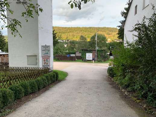 Einem Ort wurde ein Foto hinzugefügt