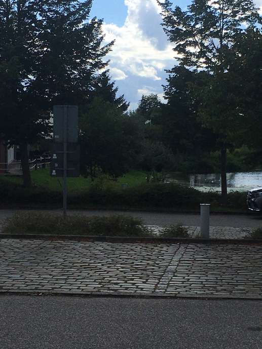 Einem Ort wurde ein Foto hinzugefügt