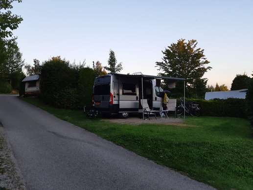 Einem Ort wurde ein Foto hinzugefügt