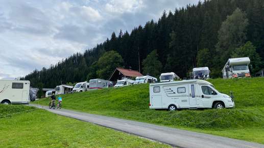 Einem Ort wurde ein Foto hinzugefügt