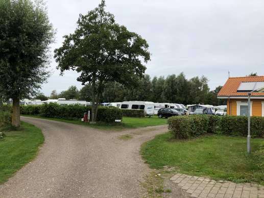 Einem Ort wurde ein Foto hinzugefügt