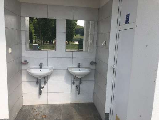Einem Ort wurde ein Foto hinzugefügt