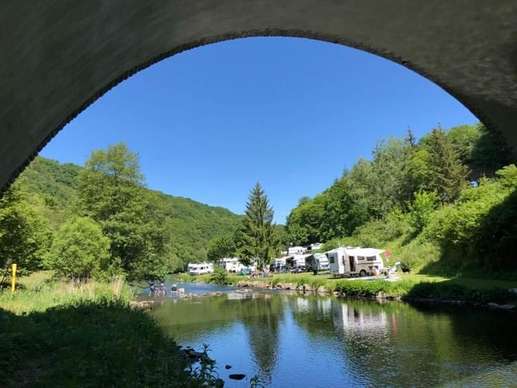 Einem Ort wurde ein Foto hinzugefügt