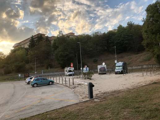 Einem Ort wurde ein Foto hinzugefügt