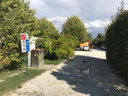 Einem Ort wurde ein Foto hinzugefügt