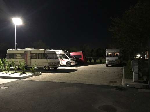 Einem Ort wurde ein Foto hinzugefügt
