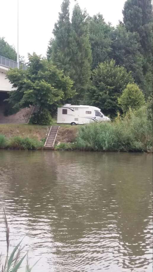 Einem Ort wurde ein Foto hinzugefügt