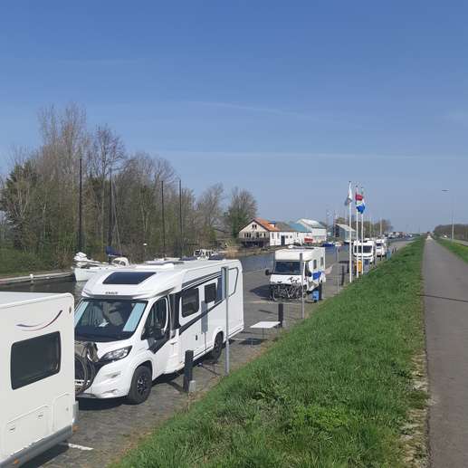 Einem Ort wurde ein Foto hinzugefügt