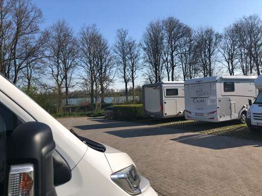 Einem Ort wurde ein Foto hinzugefügt