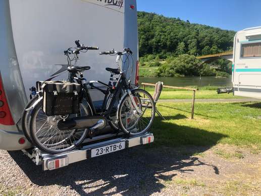 Einem Ort wurde ein Foto hinzugefügt
