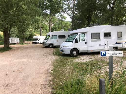 Einem Ort wurde ein Foto hinzugefügt