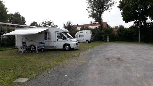 Einem Ort wurde ein Foto hinzugefügt