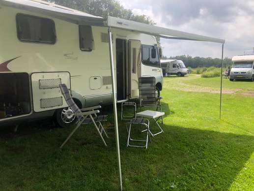 Einem Ort wurde ein Foto hinzugefügt