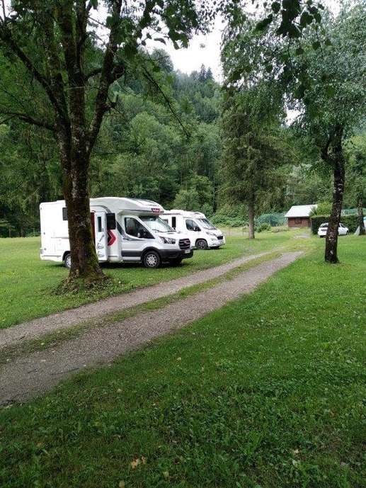 Einem Ort wurde ein Foto hinzugefügt