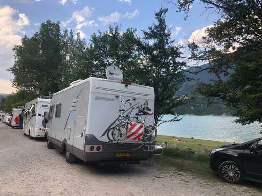 Einem Ort wurde ein Foto hinzugefügt