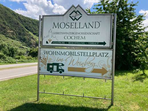 Einem Ort wurde ein Foto hinzugefügt