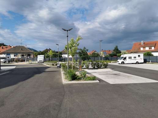Einem Ort wurde ein Foto hinzugefügt