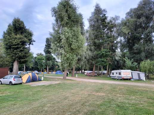 Einem Ort wurde ein Foto hinzugefügt