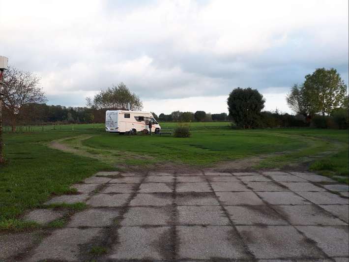 Camperplaats De Adelaar