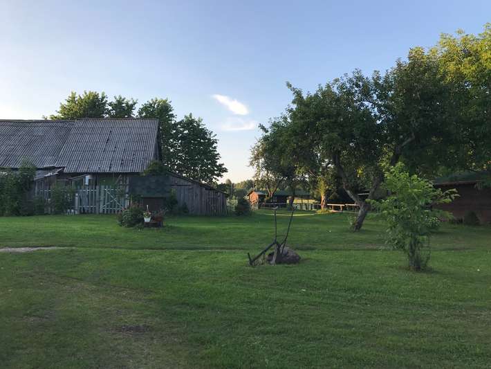 Laumių lankų sodyba
