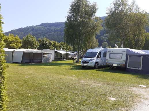 Einem Ort wurde ein Foto hinzugefügt