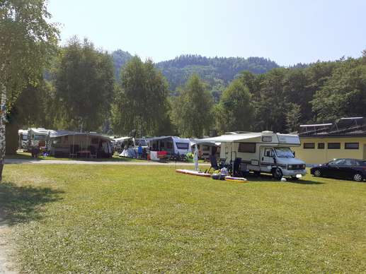 Einem Ort wurde ein Foto hinzugefügt