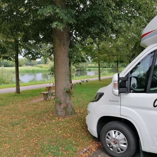 Einem Ort wurde ein Foto hinzugefügt